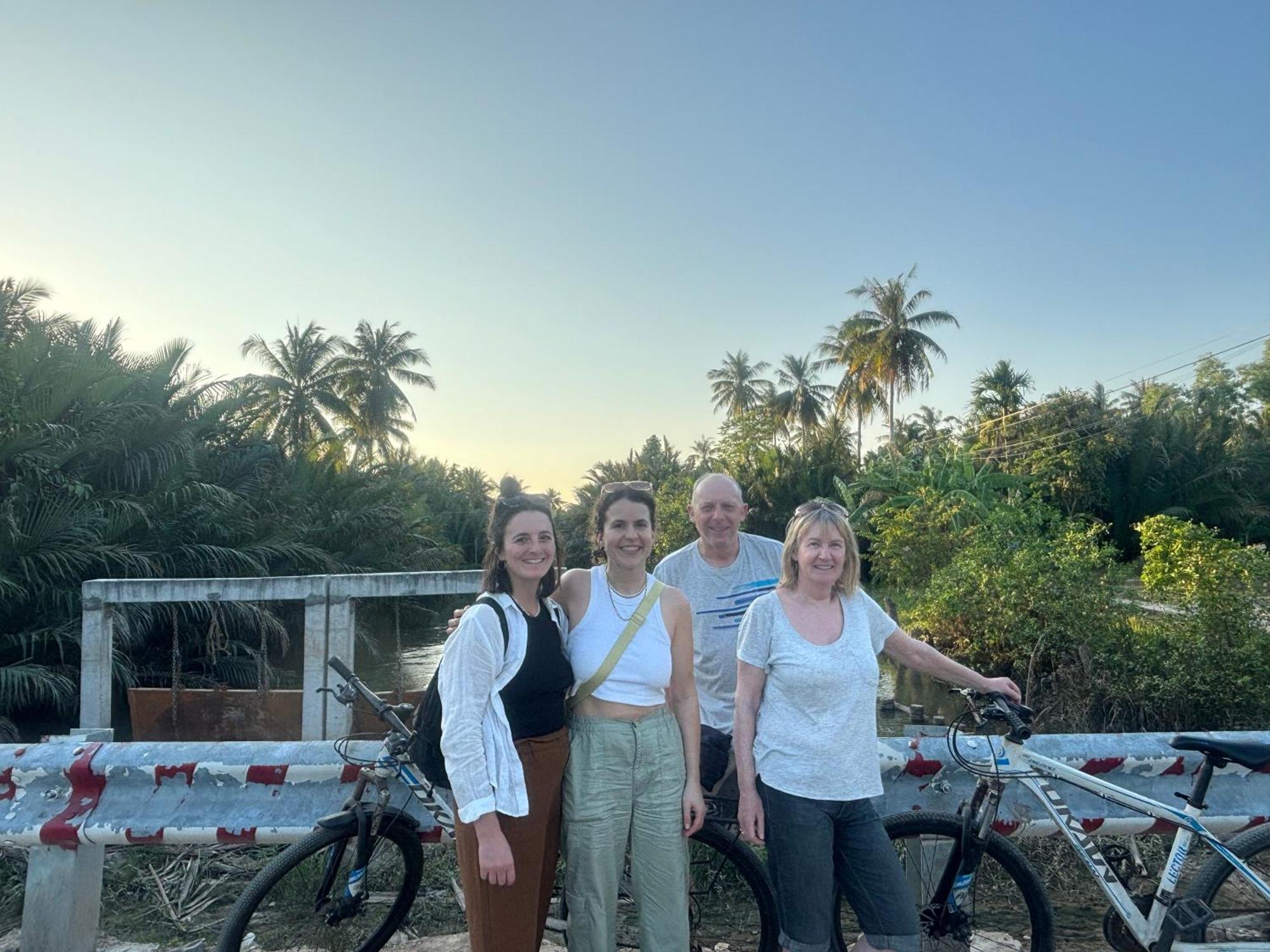 Homestay Bentre Coco Lodge Ben Tre Bagian luar foto
