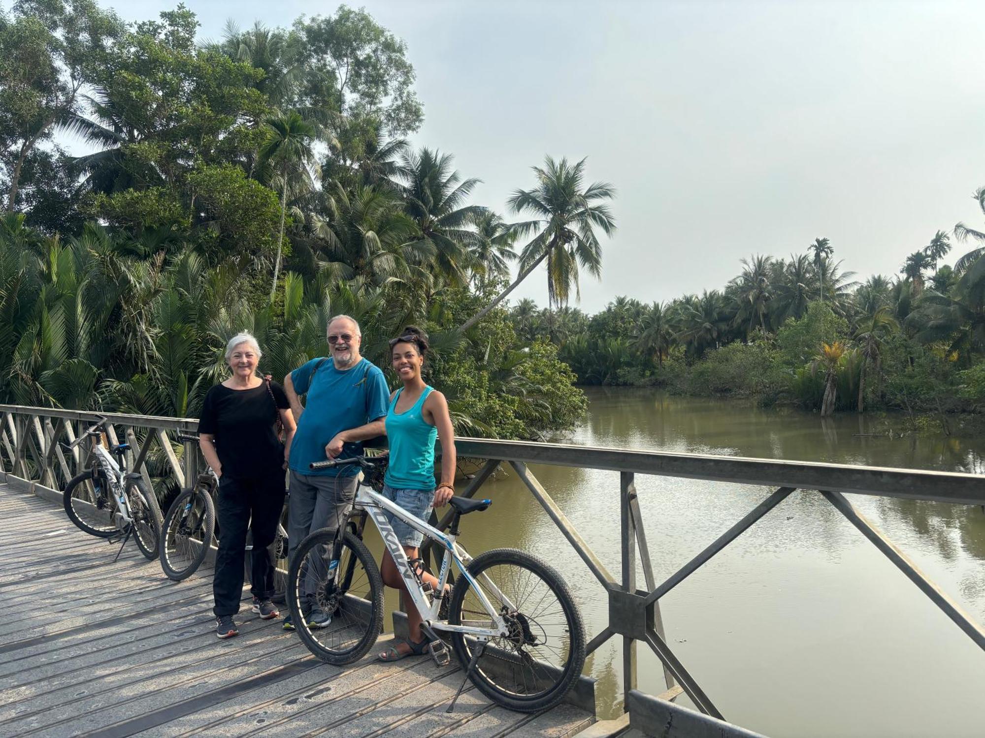Homestay Bentre Coco Lodge Ben Tre Bagian luar foto