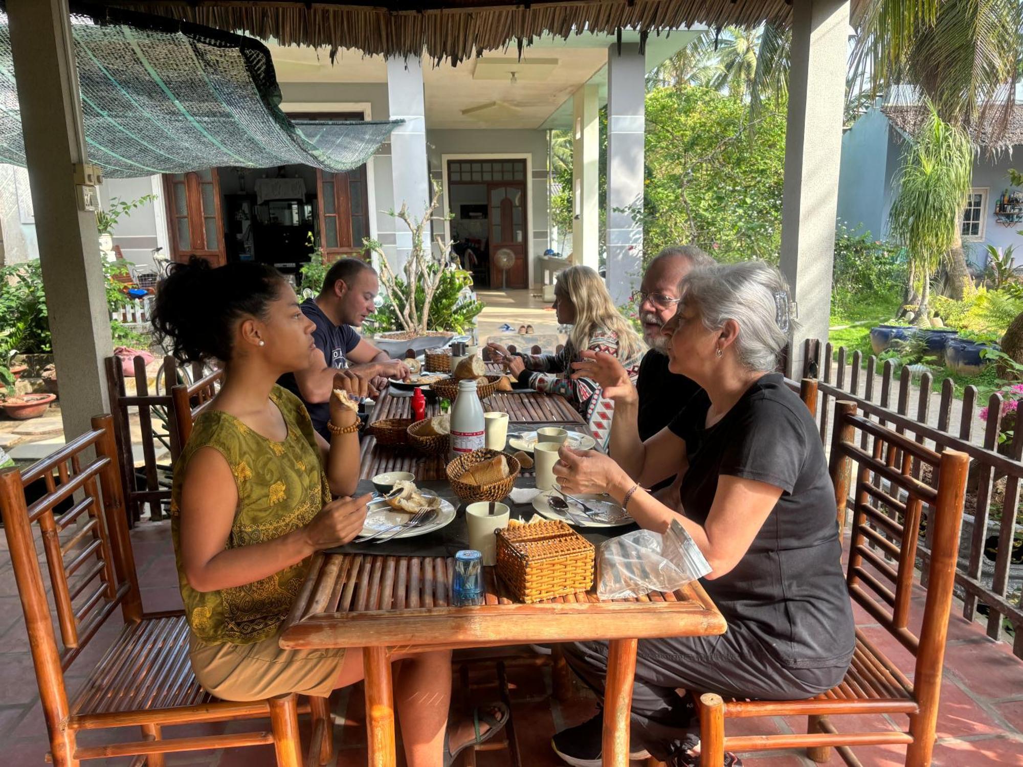 Homestay Bentre Coco Lodge Ben Tre Bagian luar foto