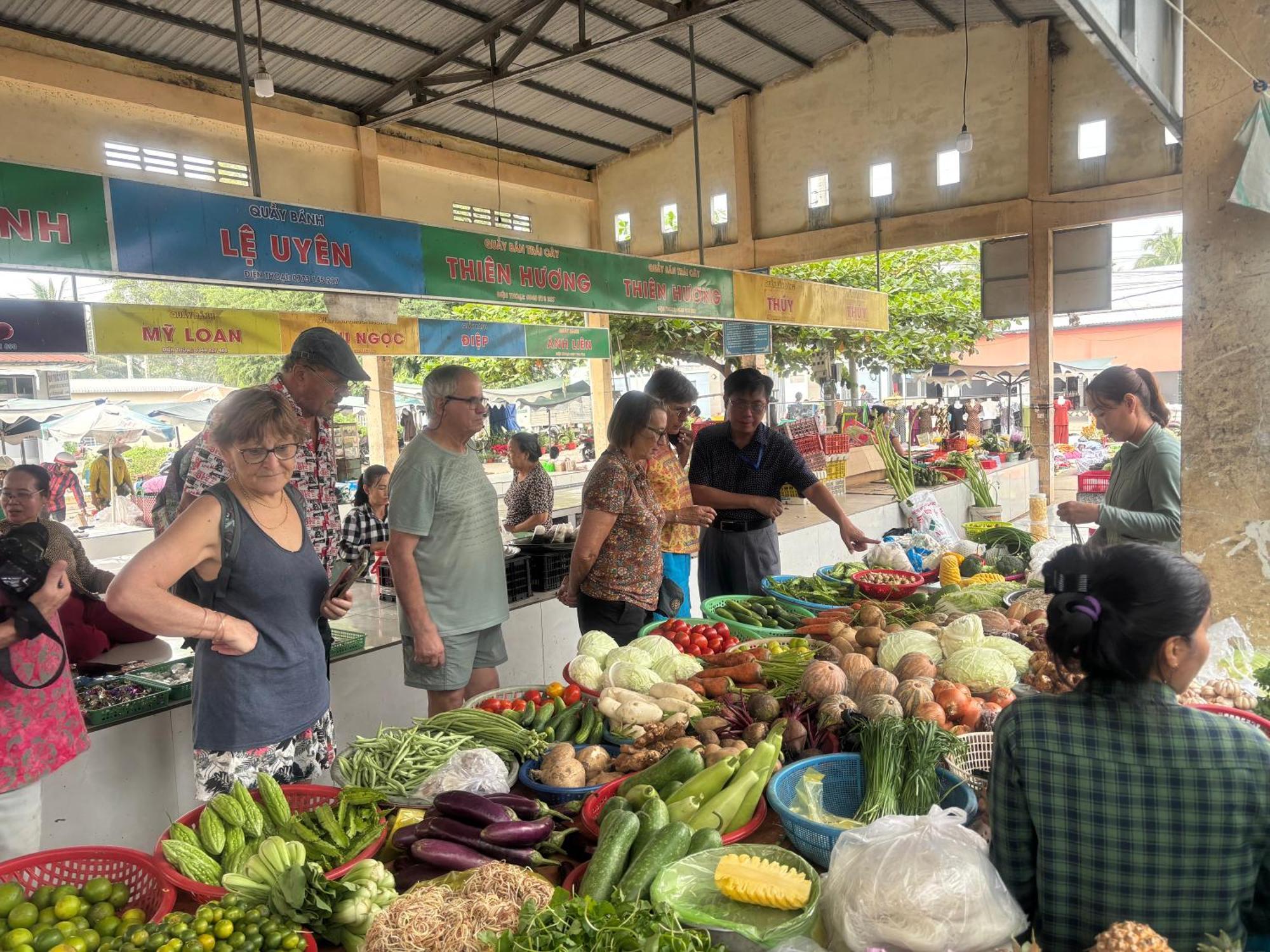 Homestay Bentre Coco Lodge Ben Tre Bagian luar foto